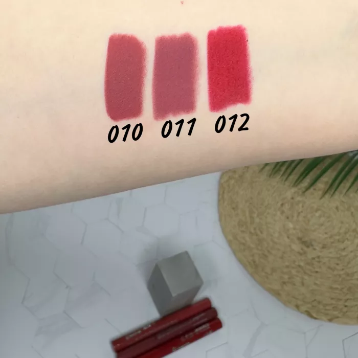 Помада-олівець для губ №10 VELVET WATERPROOF MATTE BOGENIA. Зображення 2